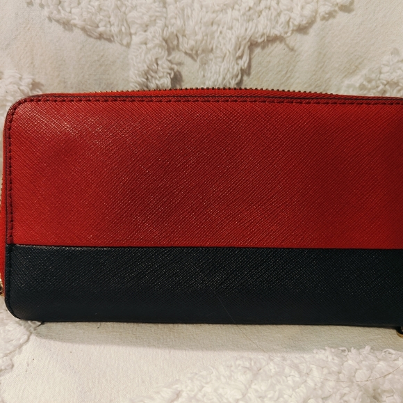 Two Tone Michael Kors Jet Set Wallet - Picture 4 of 5